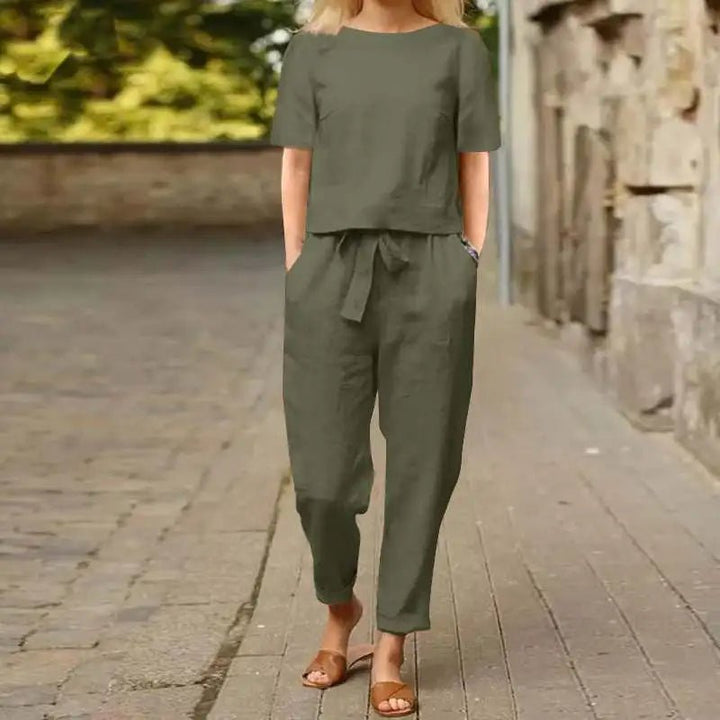 Lisa | Minimalist Two-Piece Women’s Set
