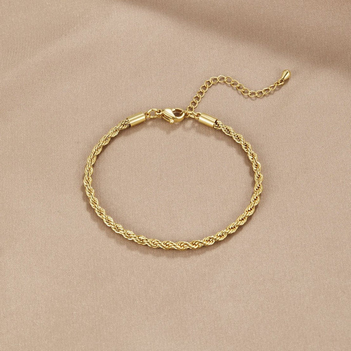 AURO | Chic Gold Spiral Bracelet