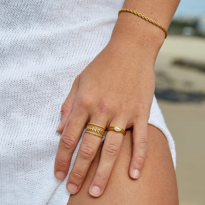 AURO | Chic Gold Spiral Bracelet